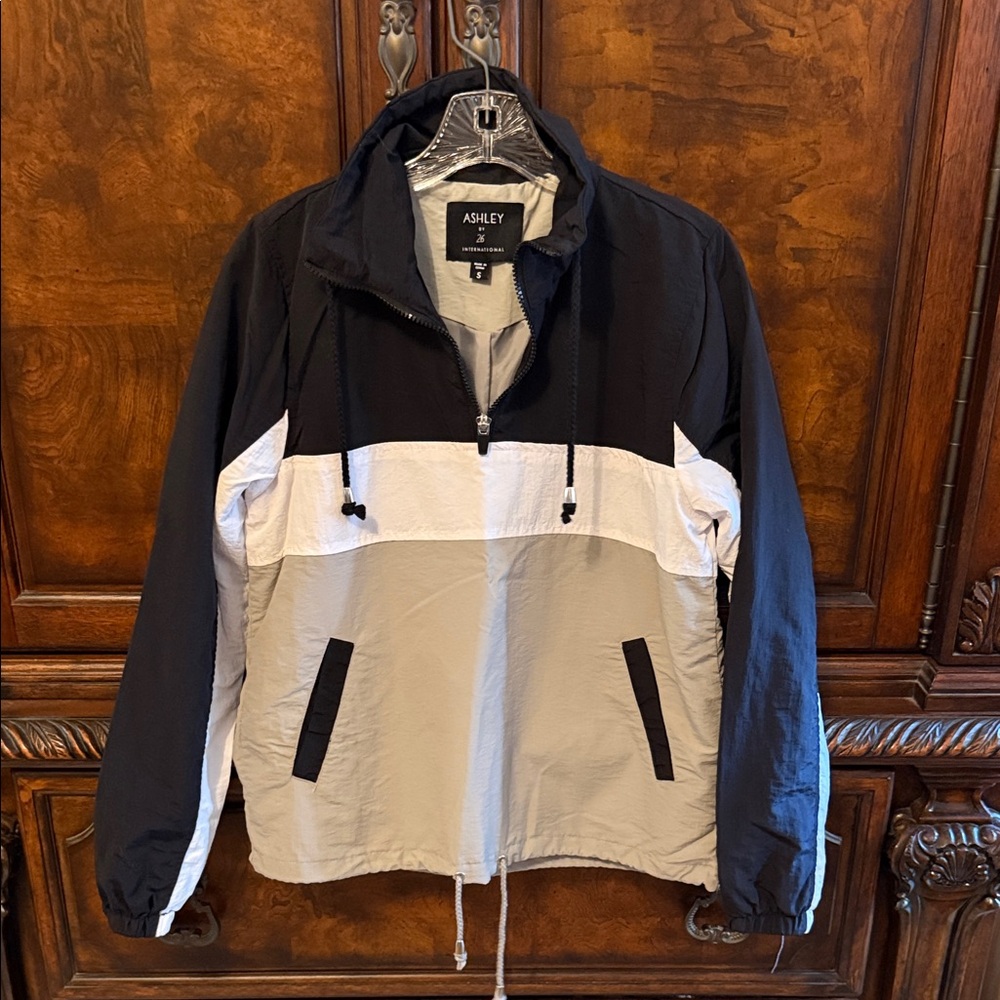 Ashley By 26 International Women’s Black and White and Grey Windbreaker